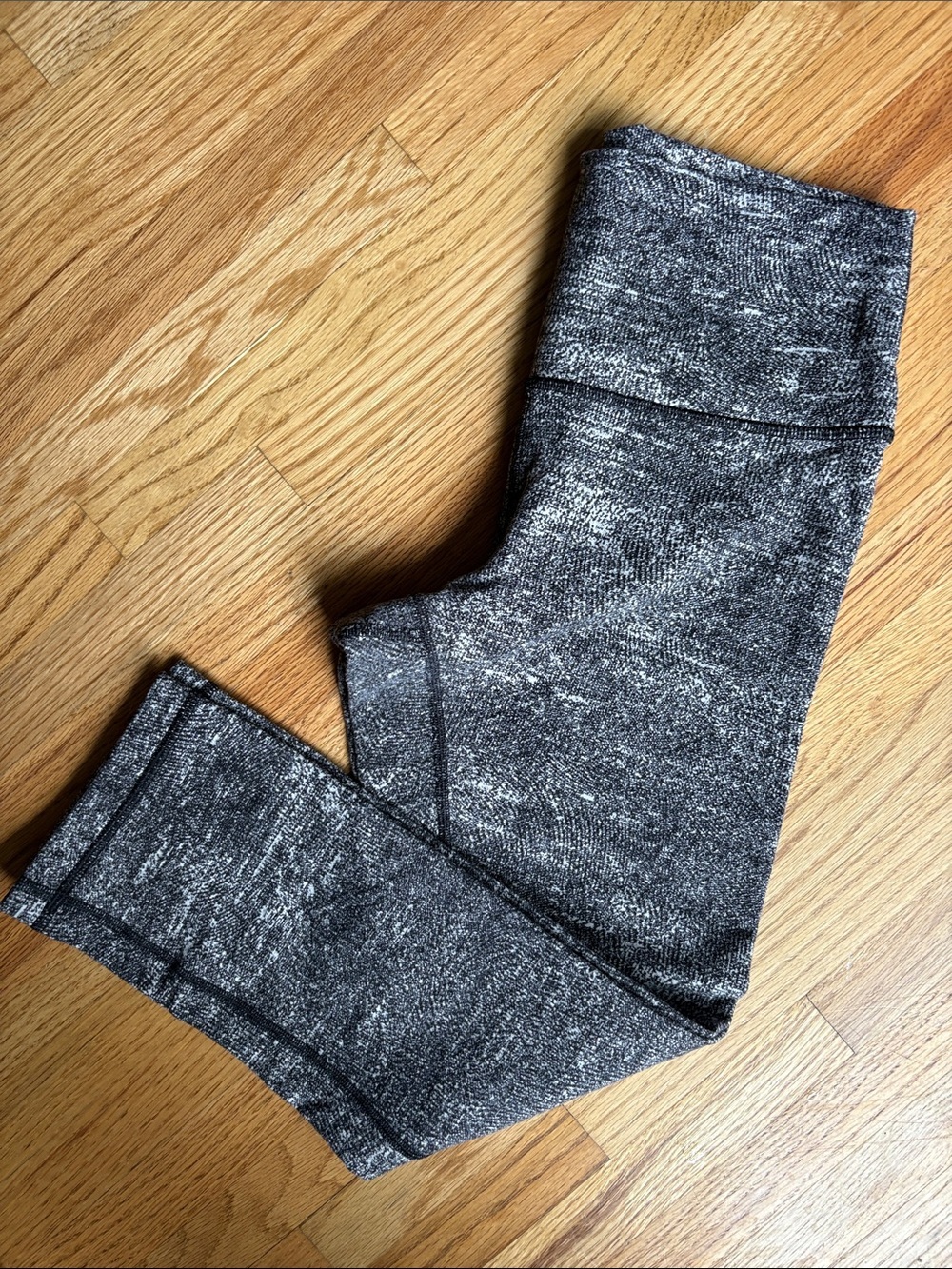 lululemon size 8 cropped Gray Heathered Leggings
